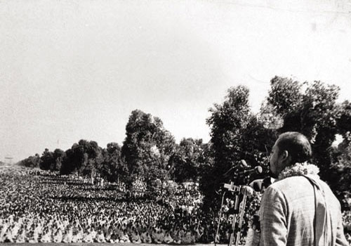 The first Padyatra, the 'Bharat Jago Padyatra' (India Awake! March) began on September 24, 1983, from Badrinath in the Himalayas (elevation 10,000 ft) and concluded in Delhi