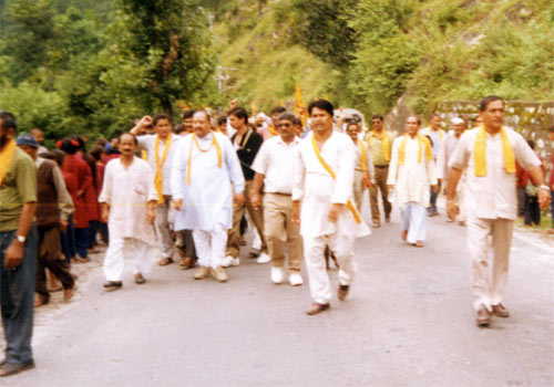 In 1995, Shri Satpal Ji Maharaj undertook Shraddhanjali Yatra which started from Gopeshwar in Uttarakhand Himalayas and ended at Muzaffar Nagar in UP